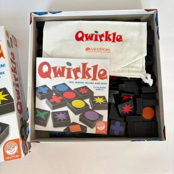 Qwirkle Board Game Mindware Mix Match Bright Multicolor Tiles - Picture 3 of 3